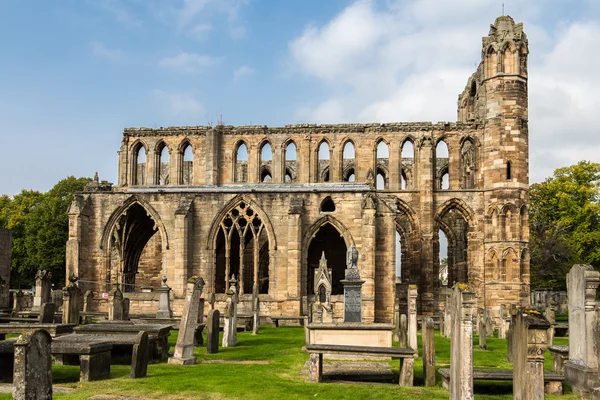Vista lateral de la catedral de Elgin en el norte de Escocia — Foto de Stock