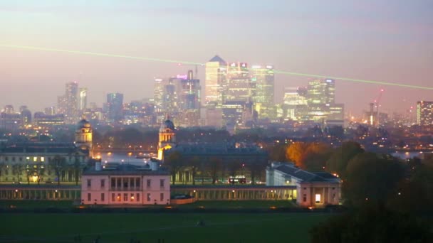 LONDON, UK - OCTOBER 31, 2015: Canary Wharf night view with painted hall and Royal chapel — Stock Video