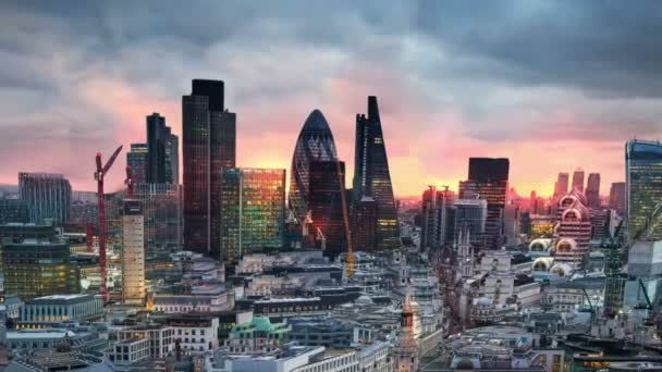 Londres, puesta del sol. Ciudad de Londres vista, negocio y banca aria — Vídeo de stock