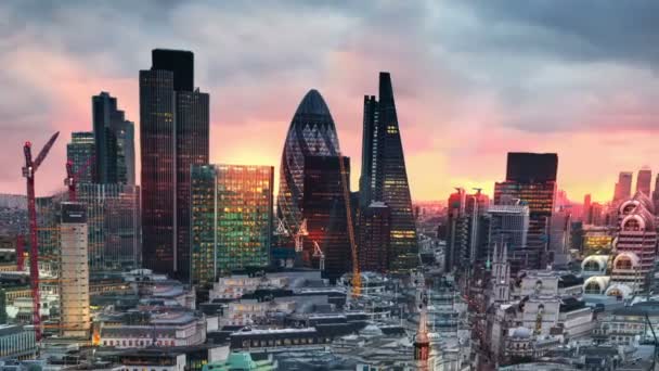 Londres, puesta del sol. Ciudad de Londres vista, negocio y banca aria — Vídeo de stock