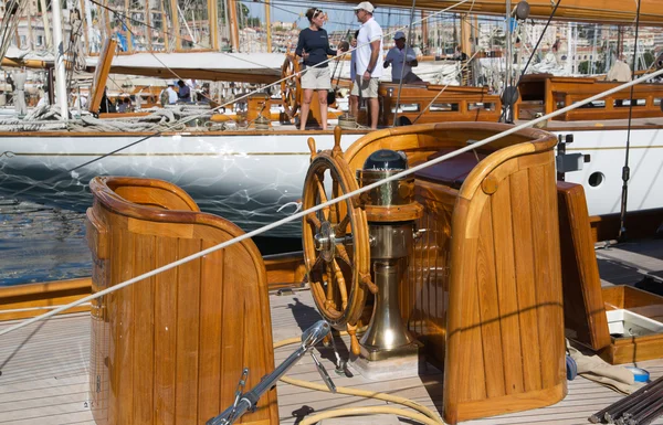 Vieux Port (old port) in the city of Cannes, with lots of sailing boats and power yachts anchored during the Sailing regatta — Stock Photo, Image