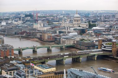 St. Paul's Katedrali ve Londra şehri 
