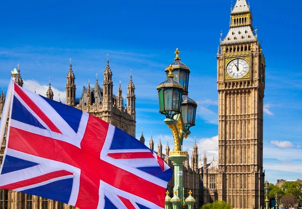 Big Ben e a bandeira britânica. Imagem de conceito — Fotografia de Stock