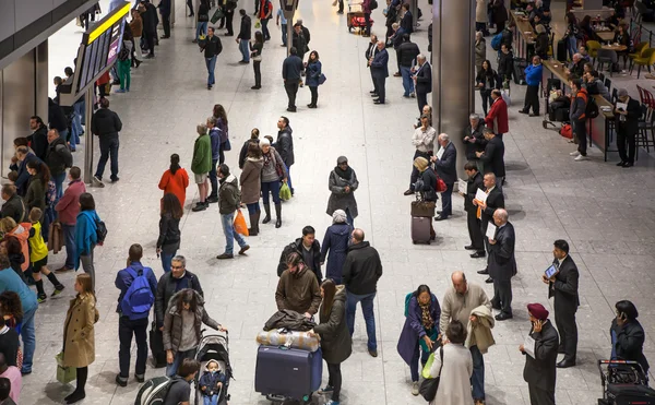 Interior of departure hall Heathrow airport Terminal 5. New building. London — Stock Photo, Image