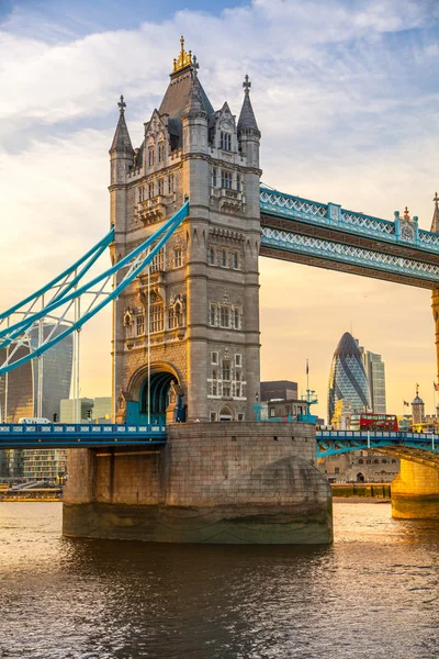Tower bridge al tramonto. Londra, Regno Unito — Foto Stock