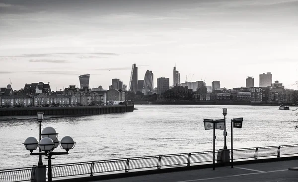 Blick auf die Stadt London bei Ente — Stockfoto