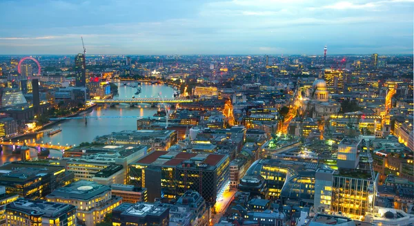 London Blick bei Sonnenuntergang aus dem 32. Stock — Stockfoto