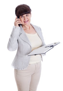 Evet ve bir ofis çalışanı, Yöneticisi veya Sekreter gibi poz yaşlı kadın. Beyaz arka plan karşı portre