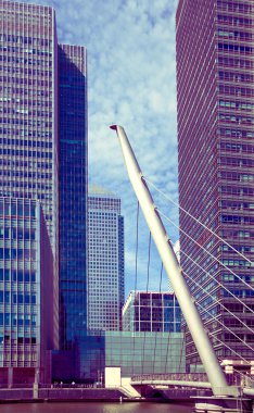  Canary Wharf ofis binaları, günbatımı, uluslararası ticaret ve bankacılık ARIA. Londra