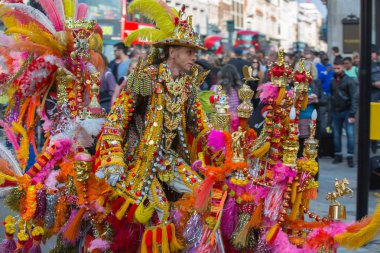 Regent Street, Londra onun kıyafet performans bisikleti rider dekore edilmiş