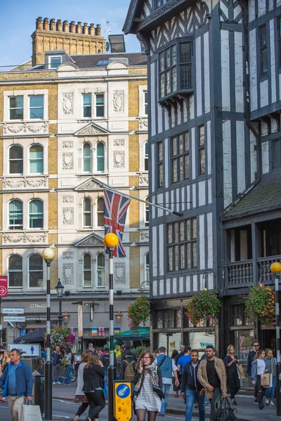 Královský st. bude paralelně na Regent street. Nákupy a restaurace árie. Londýn Velká Británie — Stock fotografie