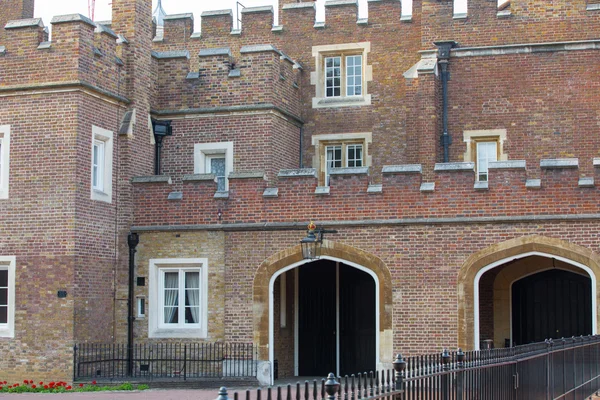 Londra, İngiltere - 4 Ekim 2016: St. James's Sarayı, Kraliyet ikamet yeriydi ve Charles, Galler Prensi için ev. — Stok fotoğraf