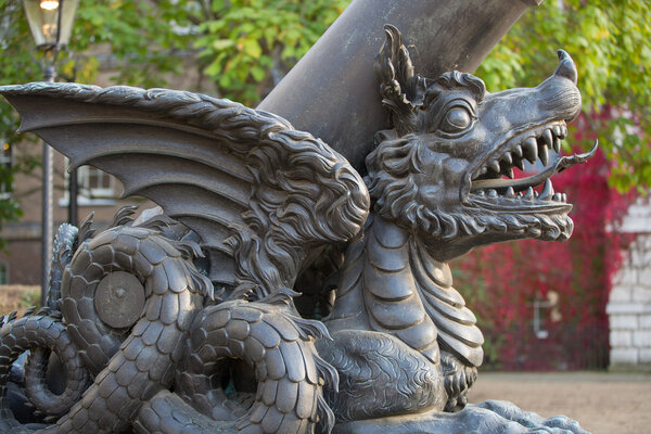 Canon decorated with dragon, Whitehall, Royal Horse Guard Palace