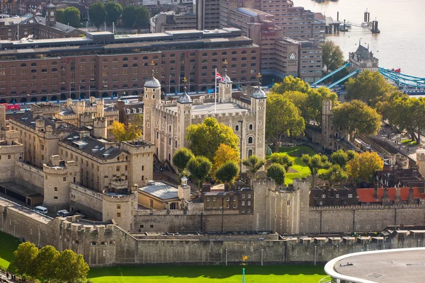 Pohled na Londýn, Velká Británie - 14. října 2015 - Tower of London. Panorama z 32 patra — Stock fotografie