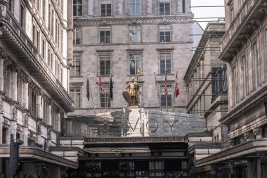 Londra, İngiltere - 23 Şubat 2021: Savoy Hotel, Strand