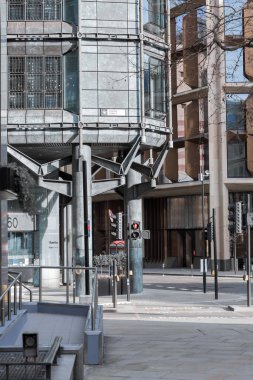 Londra, İngiltere - 23 Şubat 2021: Ulusal tecrit sırasında Londra 'nın boş sokakları. Kapsamlı kısıtlamalar, sosyal mesafeler. 