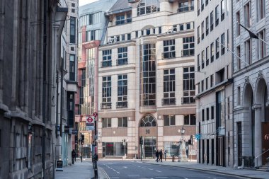 Londra, İngiltere - 23 Şubat 2021: Ulusal tecrit sırasında Londra 'nın boş sokakları. Kapsamlı kısıtlamalar, sosyal mesafeler. 