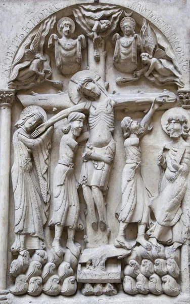 LONDON, UK - AUGUST 24, 2014: Religion sculptures and reliefs in Victoria and Albert Museum. V&A Museum is the world's largest — Stock Photo, Image