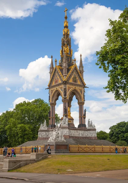 LONDRES, ROYAUME-UNI - 11 AOÛT 2014 : Mémorial de Prince Albert à Hyde Park . — Photo