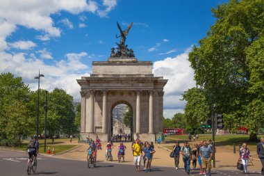 Triumph arch Londra, yeşil park