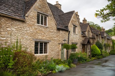 Chippenham, İngiltere - Ağustos 9, 2014: castle combe, benzersiz eski İngiliz Köyü