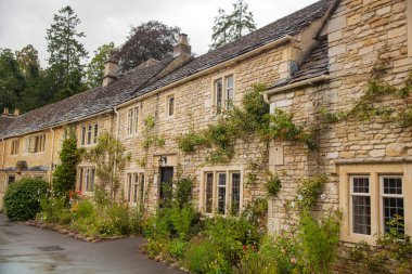 Chippenham, İngiltere - Ağustos 9, 2014: castle combe, benzersiz eski İngiliz Köyü
