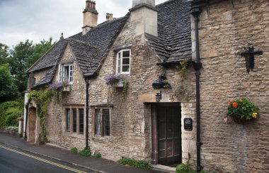 Chippenham, İngiltere - Ağustos 9, 2014: castle combe, benzersiz eski İngiliz Köyü