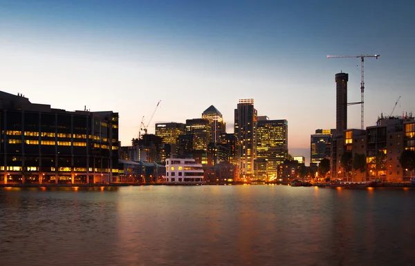 London, Storbritannien - 17 juni 2014: canary wharf affärer och bank aria — Stockfoto