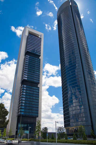MADRID, ESPANHA - 28 de maio de 2014: Madrid Centro de negócios, arranha-céus modernos — Fotografia de Stock