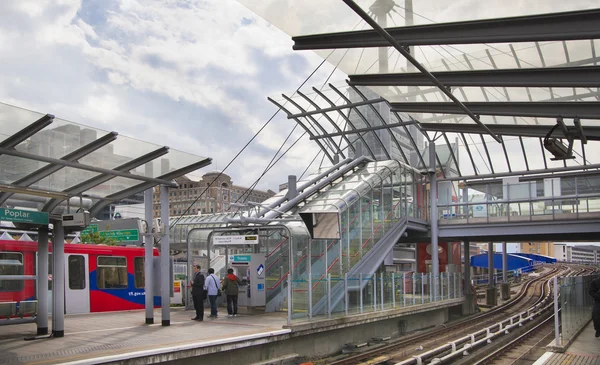 LONDON, UK - JUNE 3, 2014: Canary wharf DLR station, business and banking aria — Stock Photo, Image