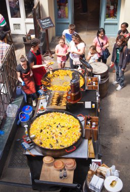 Paella Covent Garden'da pazarı, Londra'da, restoranlar, barlar, Pazar tezgahları, mağazalar ve kamu eğlenceli bilinen ana turistik.