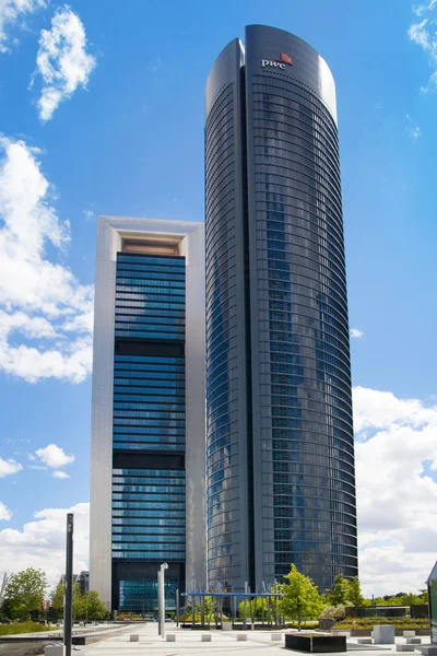 MADRID, SPAIN - July 22, 2014: Madrid city, business centre, modern skyscrapers — Stock Photo, Image