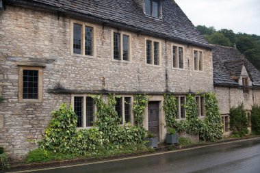Chippenham, İngiltere - Ağustos 9, 2014: castle combe, benzersiz eski İngiliz Köyü