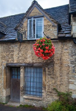 Chippenham, İngiltere - Ağustos 9, 2014: castle combe, benzersiz eski İngiliz Köyü