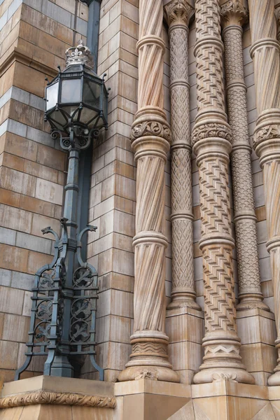 National History Museum, är en av de mest favorit museet för familjer i London. — Stockfoto