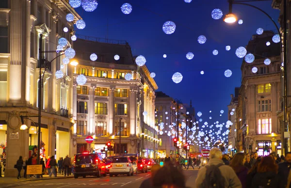 Black Friday weekend in London the first sale before Christmas. Oxford treet beautifully decorated with Christmas lights. Roads were open for pedestrians only — Stock Photo, Image