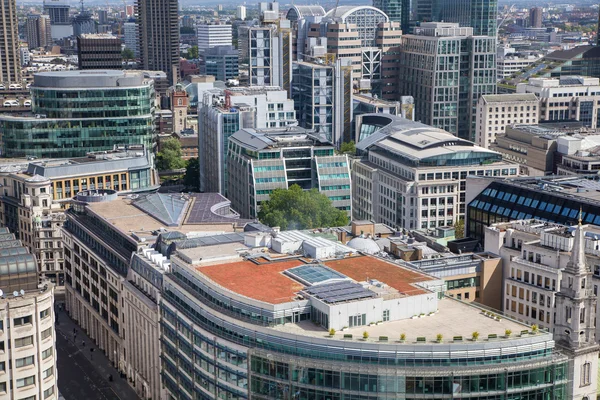 LONDON, UK - AUGUST 9, 2014 London view. City of London the leading centres of global finance. Office buildings with luxury working spaces — Stock Photo, Image