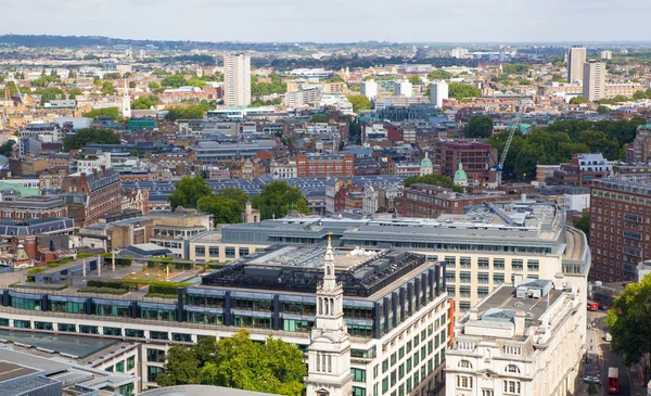 Londýn, Velká Británie - 9 srpna 2014 Londýn pohled. Londýnské City vedoucí centra globálních financí. Kancelářské budovy s luxusní pracovní prostory — Stock fotografie