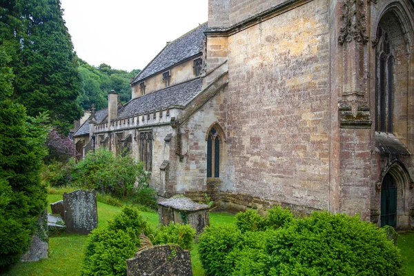 Castle Combe, unika gamla engelska byn. Gamla hus — Stockfoto