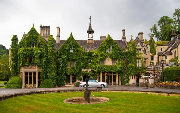 Castle Combe, único vilarejo inglês. Casa velha — Fotografia de Stock