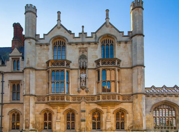 CAMBRIDGE, Reino Unido - 18 de enero de 2015: King 's College (iniciado en 1446 por Enrique VI). Edificios históricos — Foto de Stock