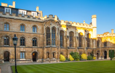 Cambridge, İngiltere - 18 Ocak 2015: Corpis Christi University college (1352). Cambridge Üniversitesi'nde