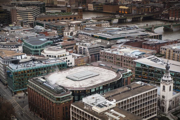 City of London, biznes i bankowość aria. Londyn jest panorama w słońca. Widok z katedry St. Paul — Zdjęcie stockowe