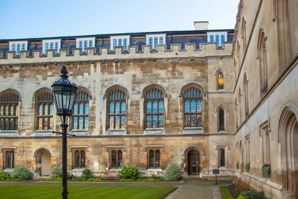 Кембридж, Велика Британія - 18 січня 2015: Corpis Крісті Університетський коледж (1352). Кембриджський університет — стокове фото
