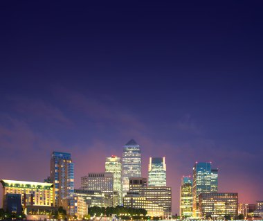 Londra, Canary Wharf gece görünümü