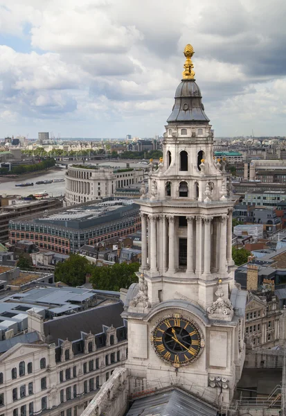 London, Velká Británie - 9 srpna 2014. Londýnské panorama pohled ze St. Paul katedrála. — Stock fotografie