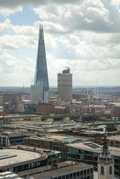 ロンドン、イギリス - 2014 年 8 月 9 日。聖 Paul 大聖堂からロンドンのパノラマ ビュー. — ストック写真