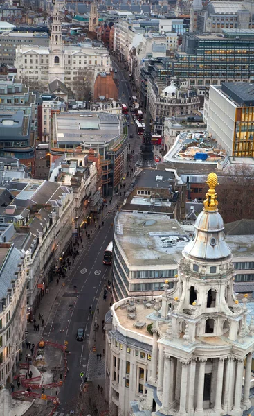 Stadt London, Geschäfts- und Bankenviertel. Londons Panorama bei Sonnenuntergang. Blick von der St.-Paul-Kathedrale — Stockfoto