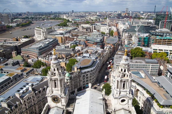 London, Velká Británie - 9 srpna 2014. Londýnské panorama pohled ze St. Paul katedrála. — Stock fotografie