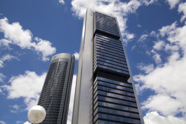 Madrid, İspanya - 22 Temmuz 2014: Madrid şehir, İş Merkezi, modern gökdelenler